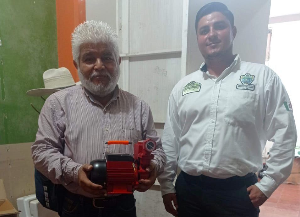 Naranjos: Entrega de bombas eléctricas domésticas y agrícolas