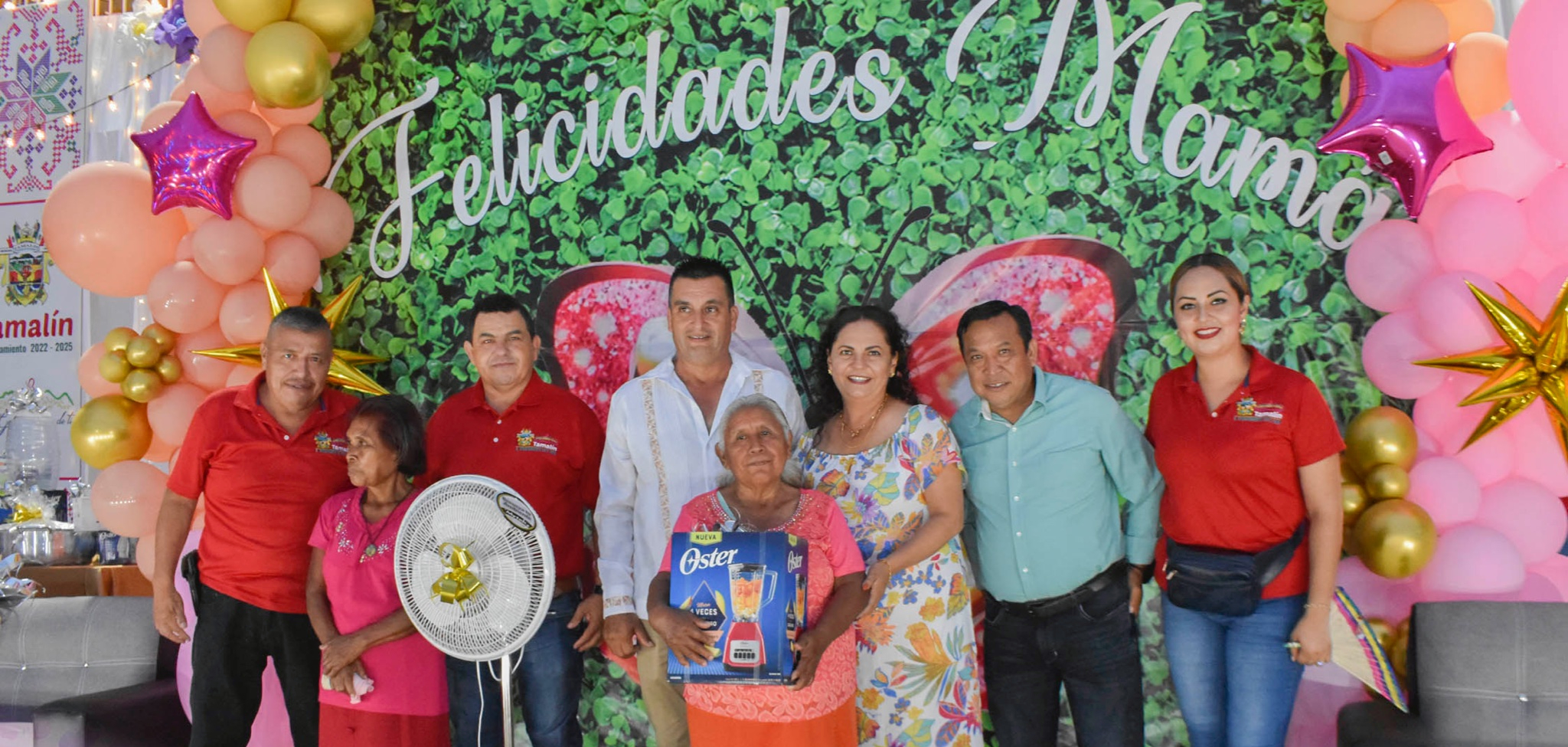 Tamalín: Alcaldesa festeja el Día de la Mamá