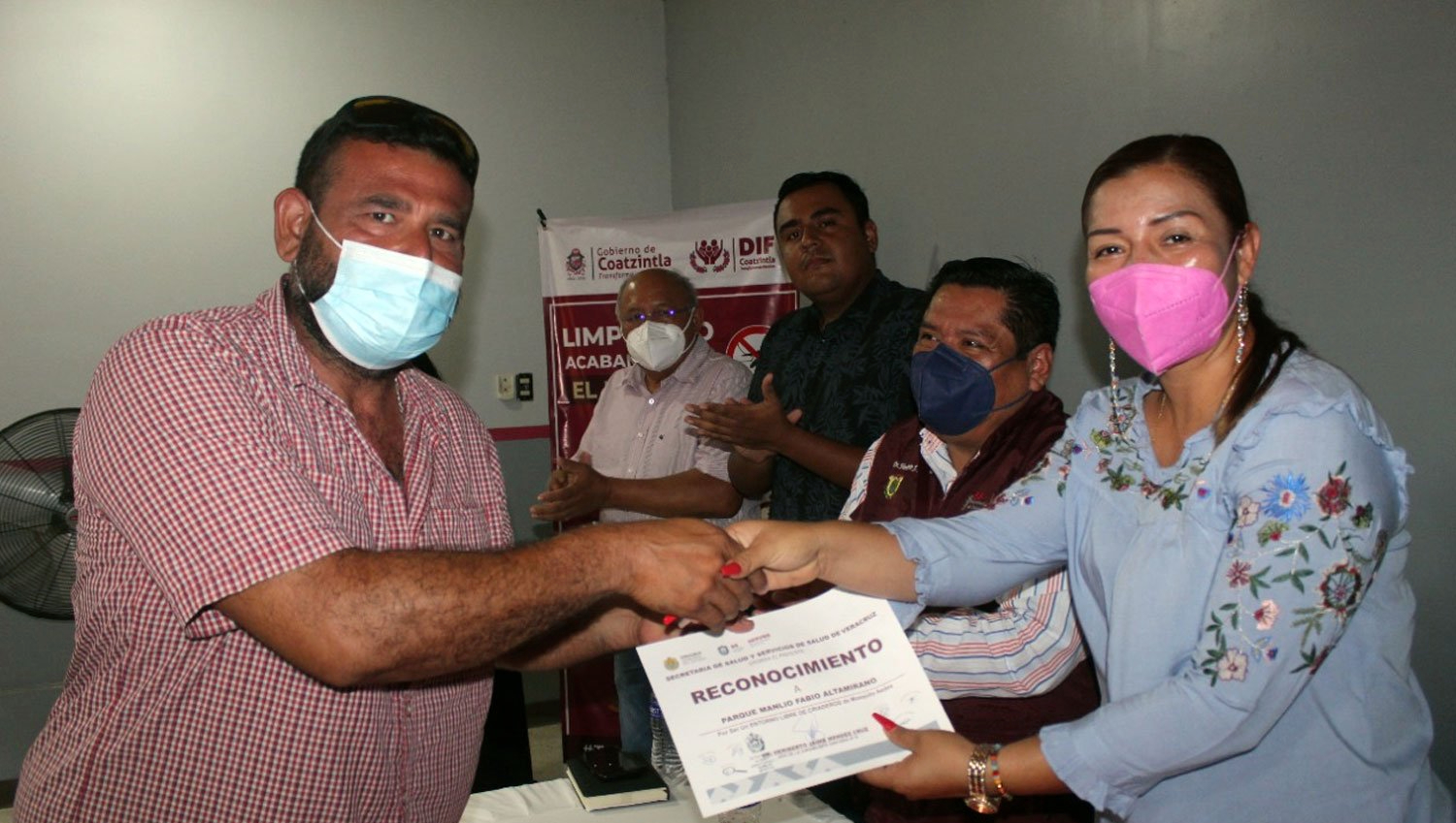 Coatzintla: Entrega de certificados a espacios limpios y libres de criaderos