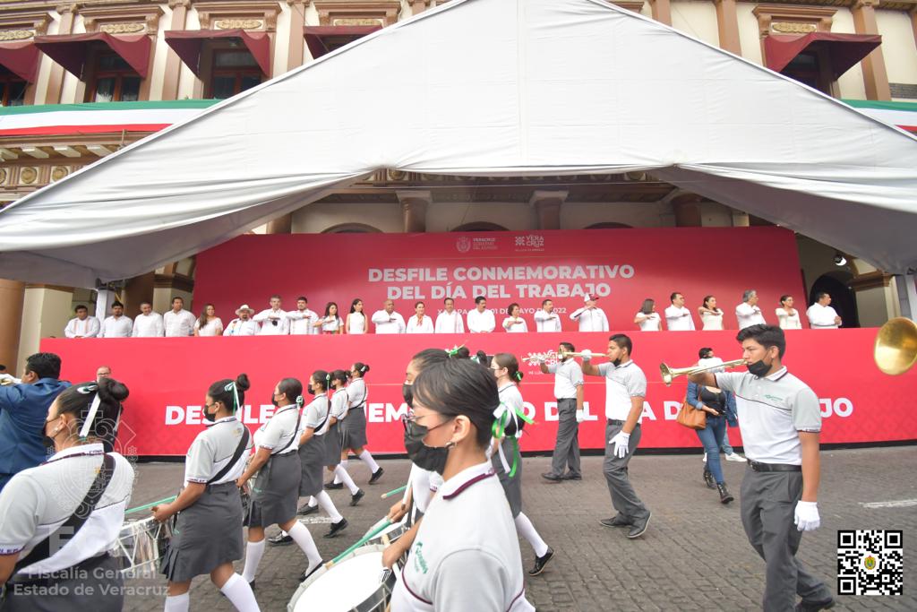 FGE ESTUVO PRESENTE EN EL DESFILE CONMEMORATIVO DEL DÍA DEL TRABAJO