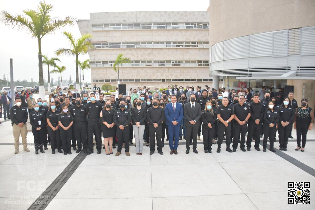 FGE encabezó la ceremonia de honores a la bandera con la heroica frase “La Patria es Primero”