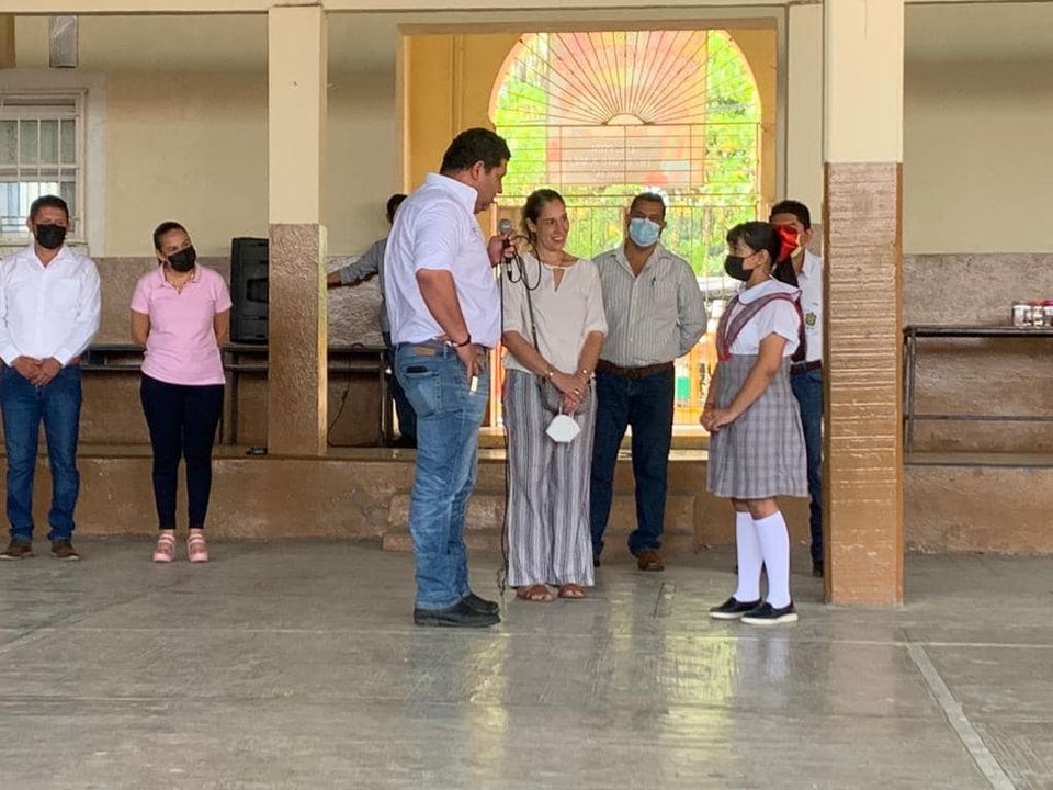 Platón Sánchez: Reconocimiento a alumnas ganadoras de la «Olimpiada del Conocimiento 2022»