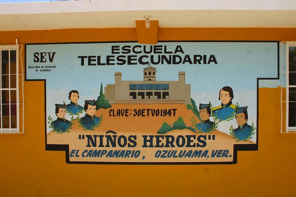 Ozuluama: Entrega de rotulación la telesecundaria Niños Héroes de Campanario