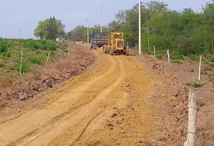 Ozuluama: Inicia rehabilitación del camino de Tanceme al Espino