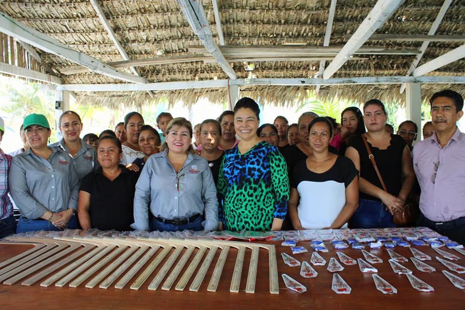 Ozuluama: Inicio del curso de repostería y corte y confección en Cucharas