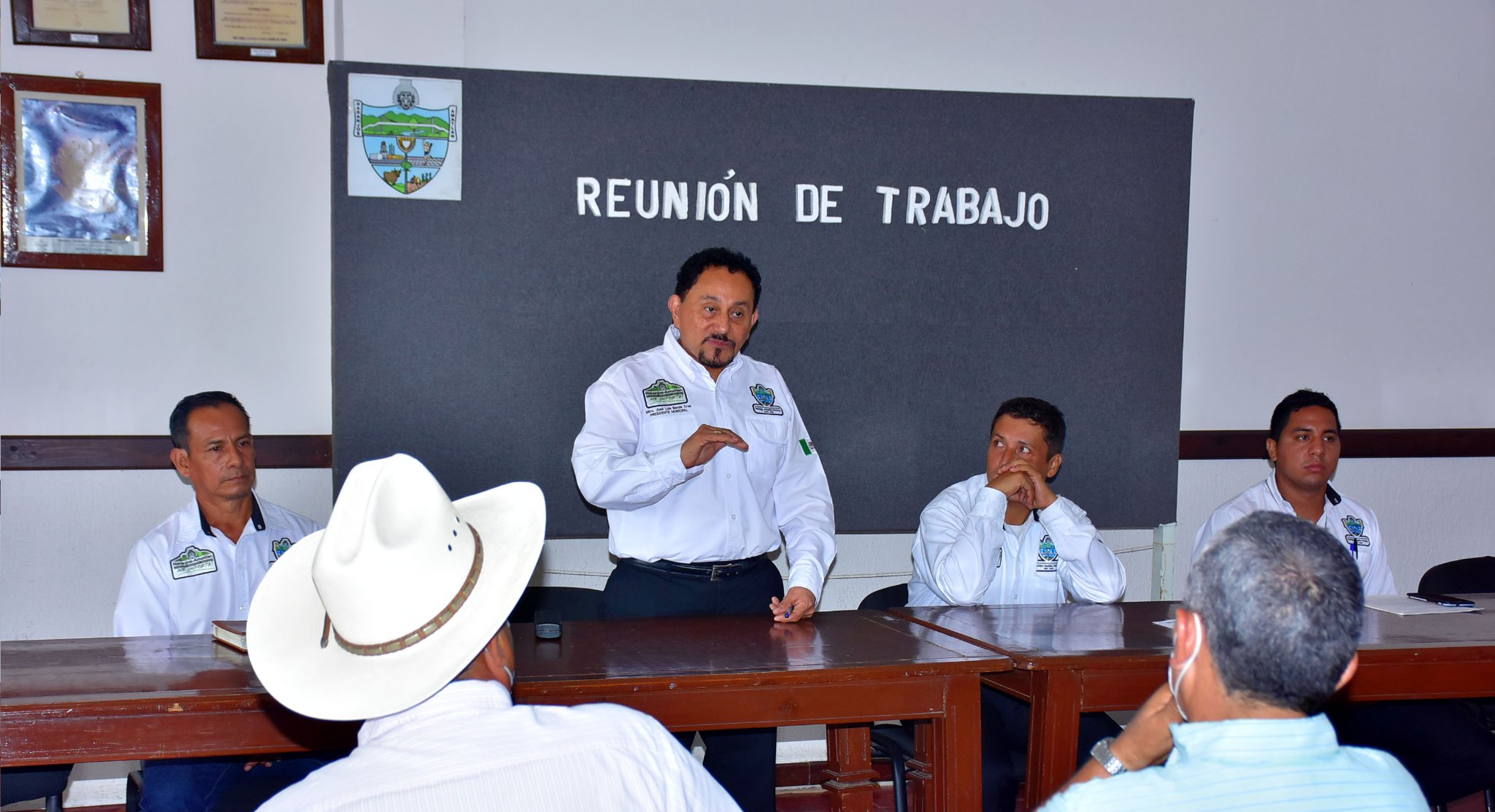 Naranjos: Alcalde asiste a reunión para conformación de comités