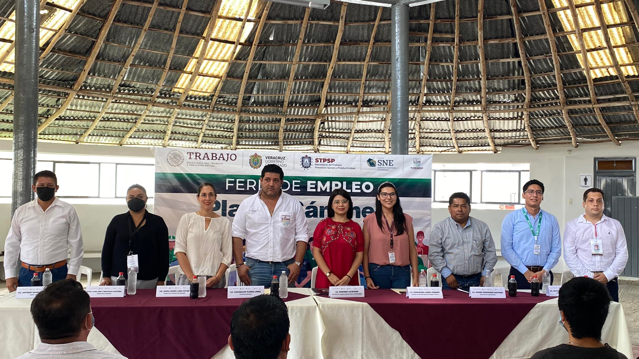 Primera feria del empleo en Platón Sánchez 2022
