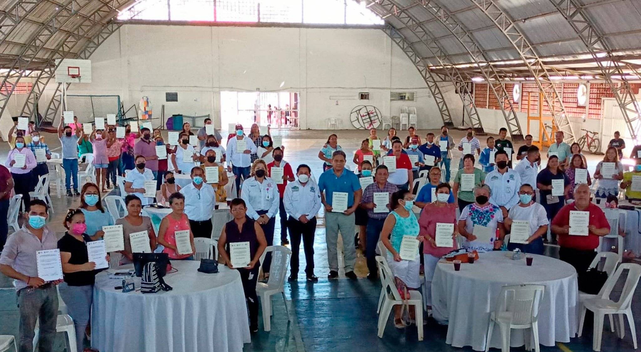 Naranjos: Entrega de nombramientos a comités de junta de mejoras