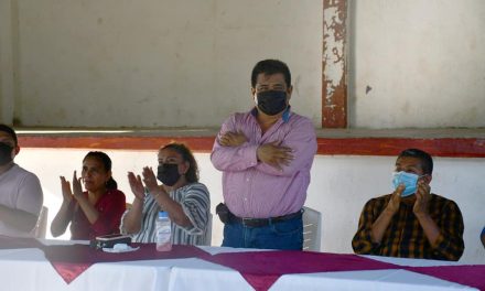 Citlaltépetl: La Mesa de Tlanchinol le demuestra su cariño y respaldo al alcalde