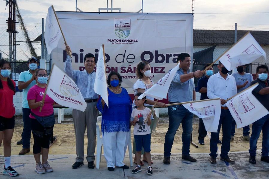 Platón Sánchez: Banderazo de inicio de obra «Construcción de Techado de Espacio Público Multideportivo»