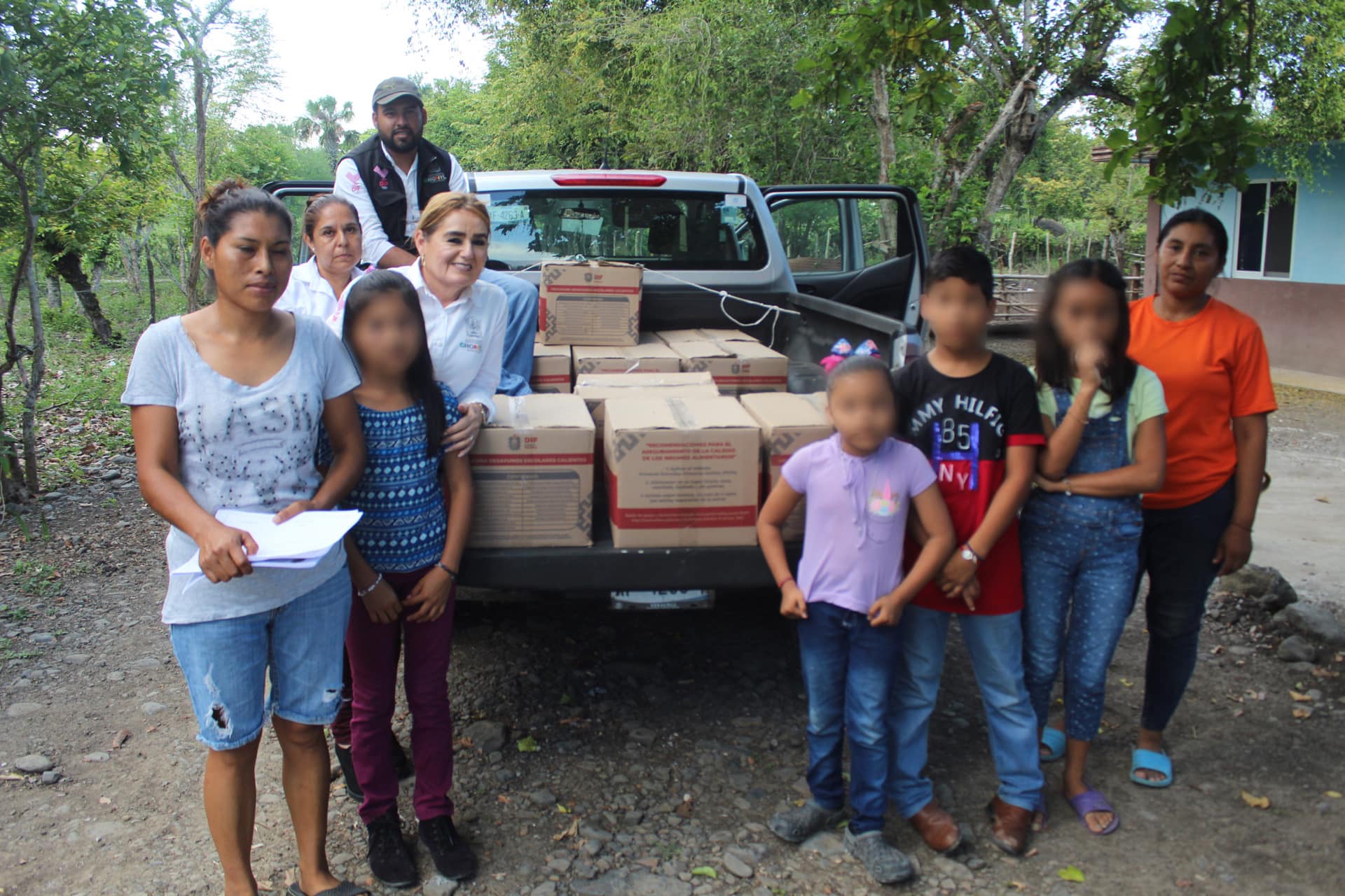 Chontla: Entrega de desayunos escolares calientes y fríos en diferentes instituciones educativas