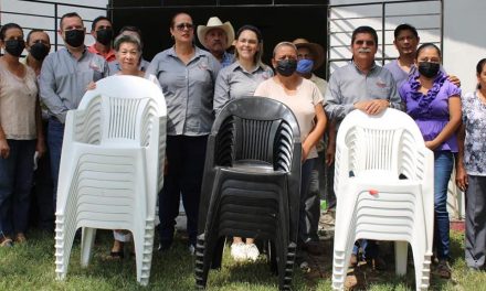Ozuluama: Entrega de mobiliario en la capilla de estación placetas