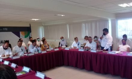Citlaltépetl: Reunión con el secretario de Educación de Veracruz en Expo Feria Educativa