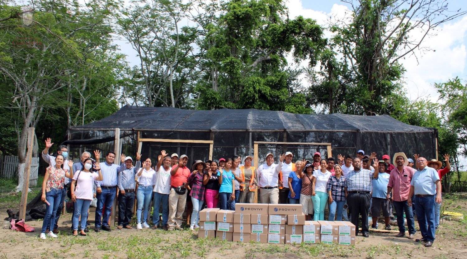 Coatzintla: Entrega de feromonas PROVIVI para distribuirse en 340 hectáreas de terreno