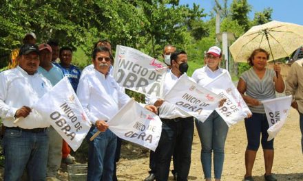 Ozuluama: Inicio de banderazo de obra del concreto hidráulico de la colonia Vanguardia Veracruz en Cabecera Municipal