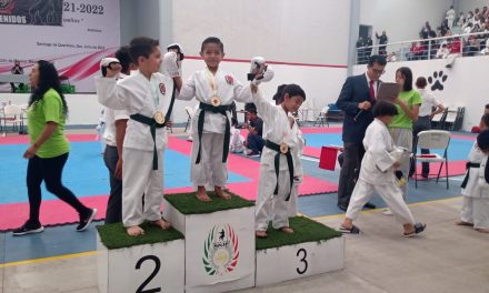 Tecolutla: Alumnos del taller de karate se posicionaron en el pódium del torneo en Querétaro