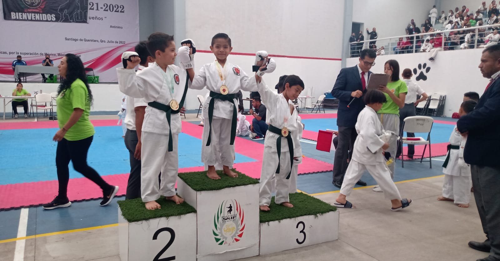 Tecolutla: Alumnos del taller de karate se posicionaron en el pódium del torneo en Querétaro