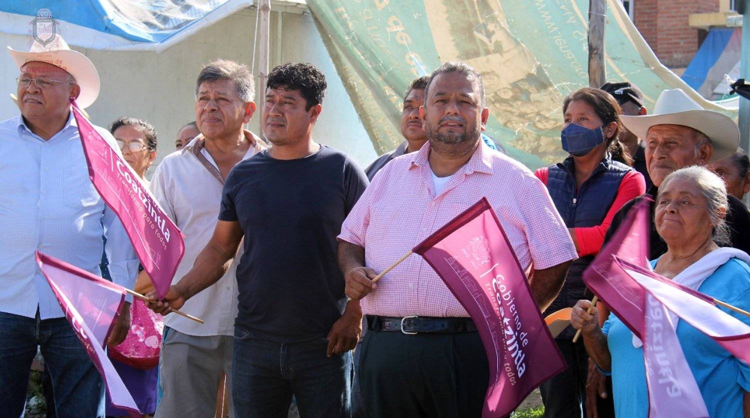 Coatzintla: Banderazo de inicio de obra de construcción de guarniciones, banquetas, alumbrado y gradas