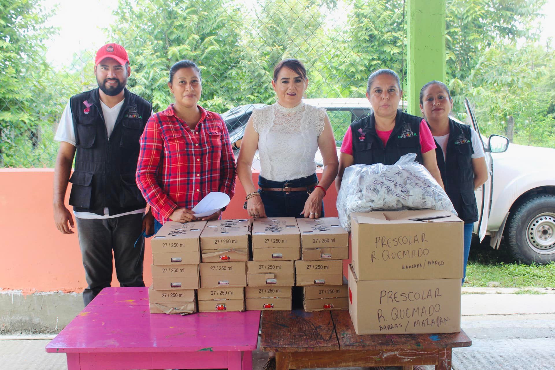 Chontla: Entrega de paquetes alimentarios a diferentes instituciones educativas