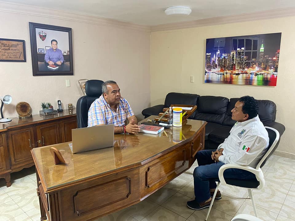 Naranjos: Reunión con el secretario general de la sección 25 de PEMEX