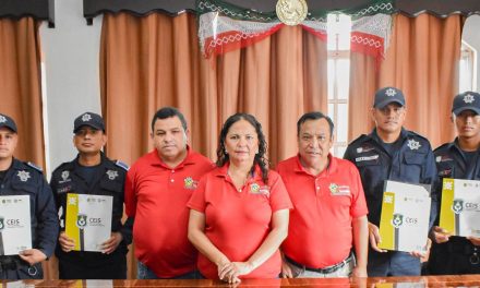 Tamalín: Felicita alcaldesa a oficiales de Policía en su profesionalización por el CEIS