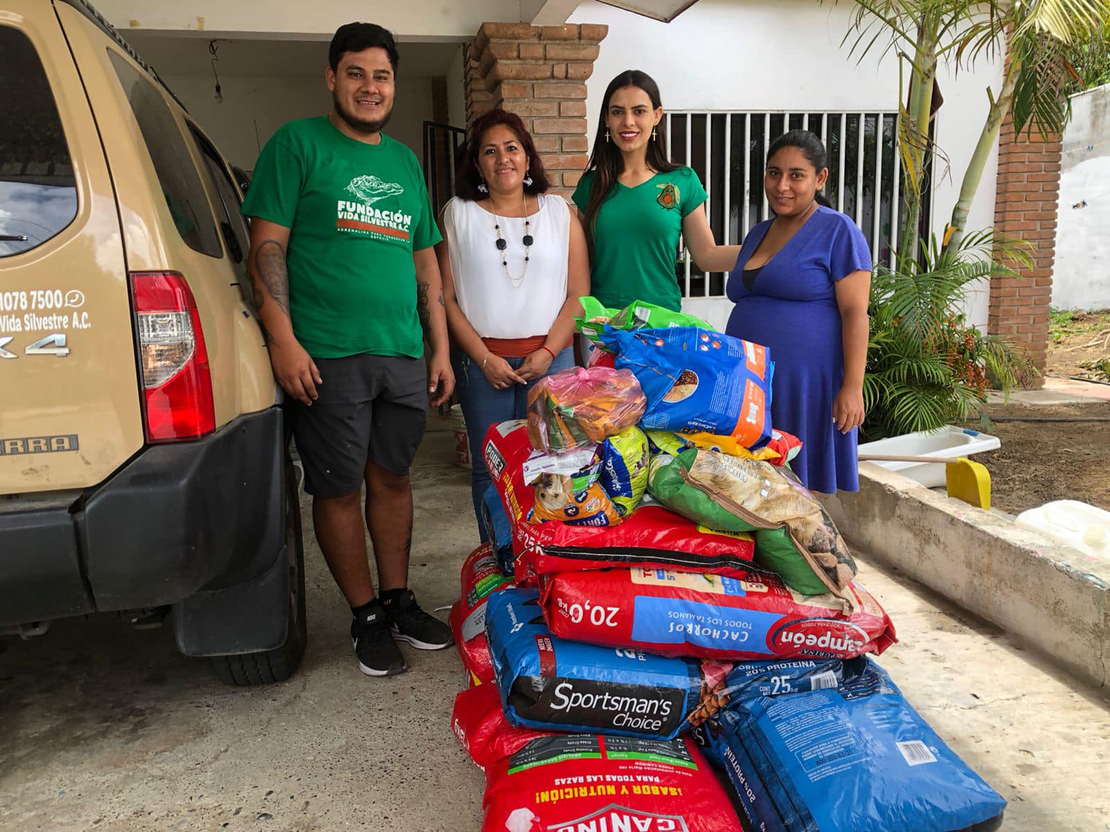 Gutiérrez Zamora: Entrega de alimento recolectado en el Croquetón 2022