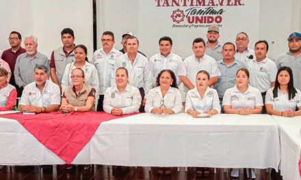 Tamalín: Alcaldesa asiste a la firma de convenio con el Instituto Veracruzano del Deporte