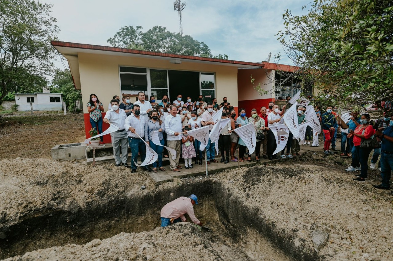 Tuxpan: Inicia la construcción de un aula en la Escuela Primaria “Benito Juárez”, de la localidad Buenos Aires