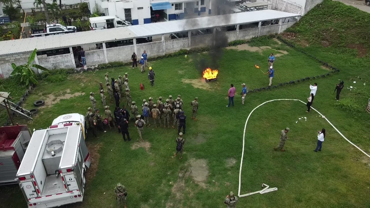 Tuxpan: Elementos de seguridad son capacitados en el uso de extintores