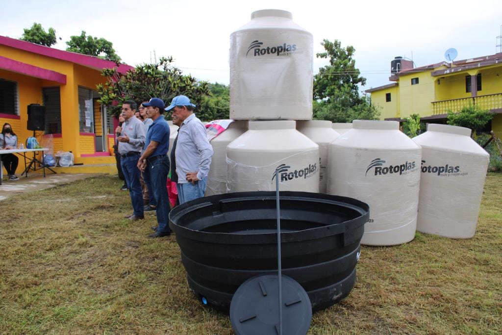 Ozuluama: Programa de almacenamiento adecuado de agua en la Brecha Huasteca