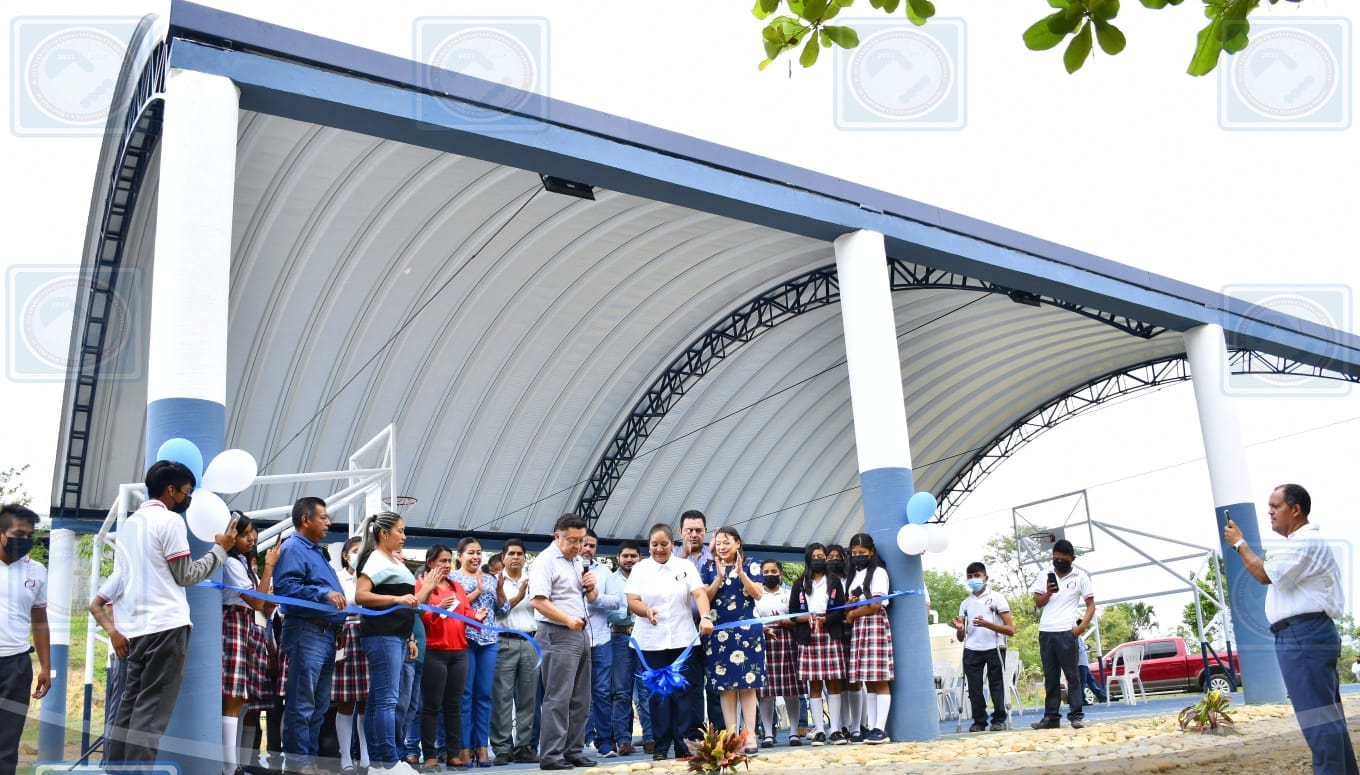 Tantoyuca: Mejor infraestructura en planteles educativos