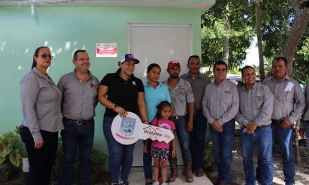 Ozuluama: En Alto de Moralito se entrega cuartos dormitorios