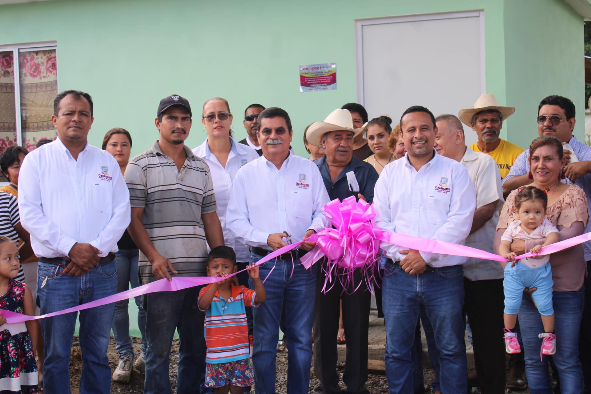 Ozuluama: Compromiso cumplido para 13 familias beneficiadas con cuartos dormitorios