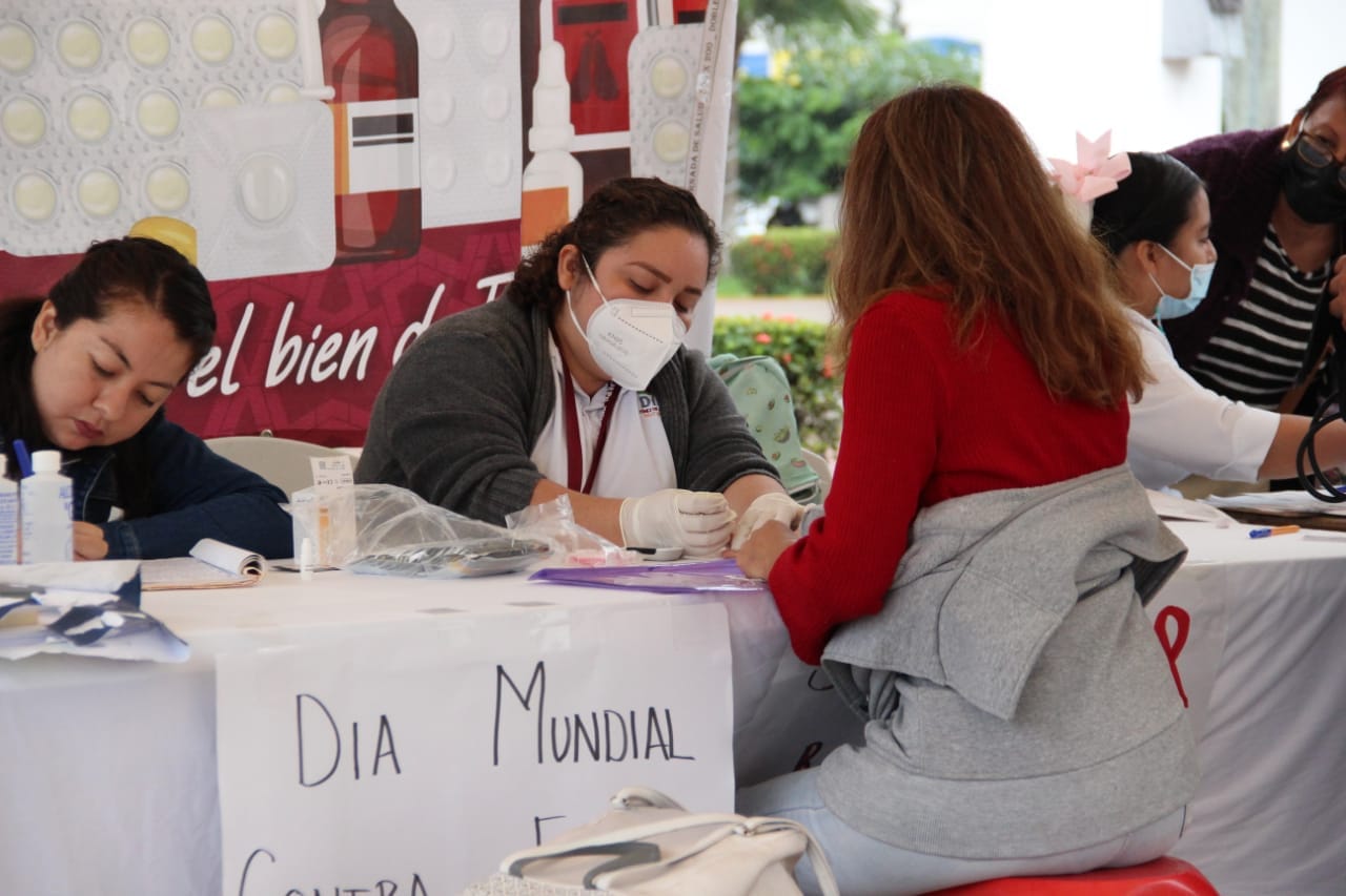 Martínez de la Torre: Realiza DIF Jornada de Salud Médica en el parque José María Mata