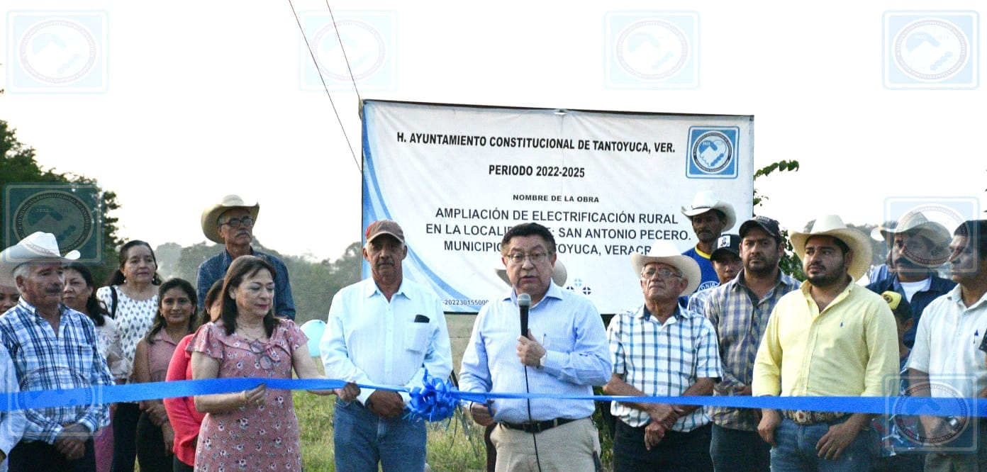Tantoyuca: Alcalde JGA inauguró obra de electrificación