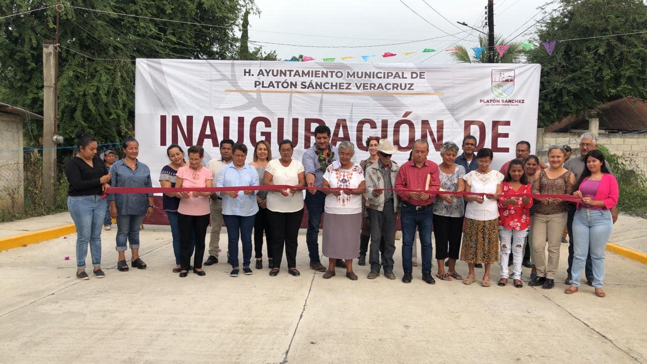 Platón Sánchez: Construcción de pavimento hidráulico y guarniciones en la calle Berriozábal