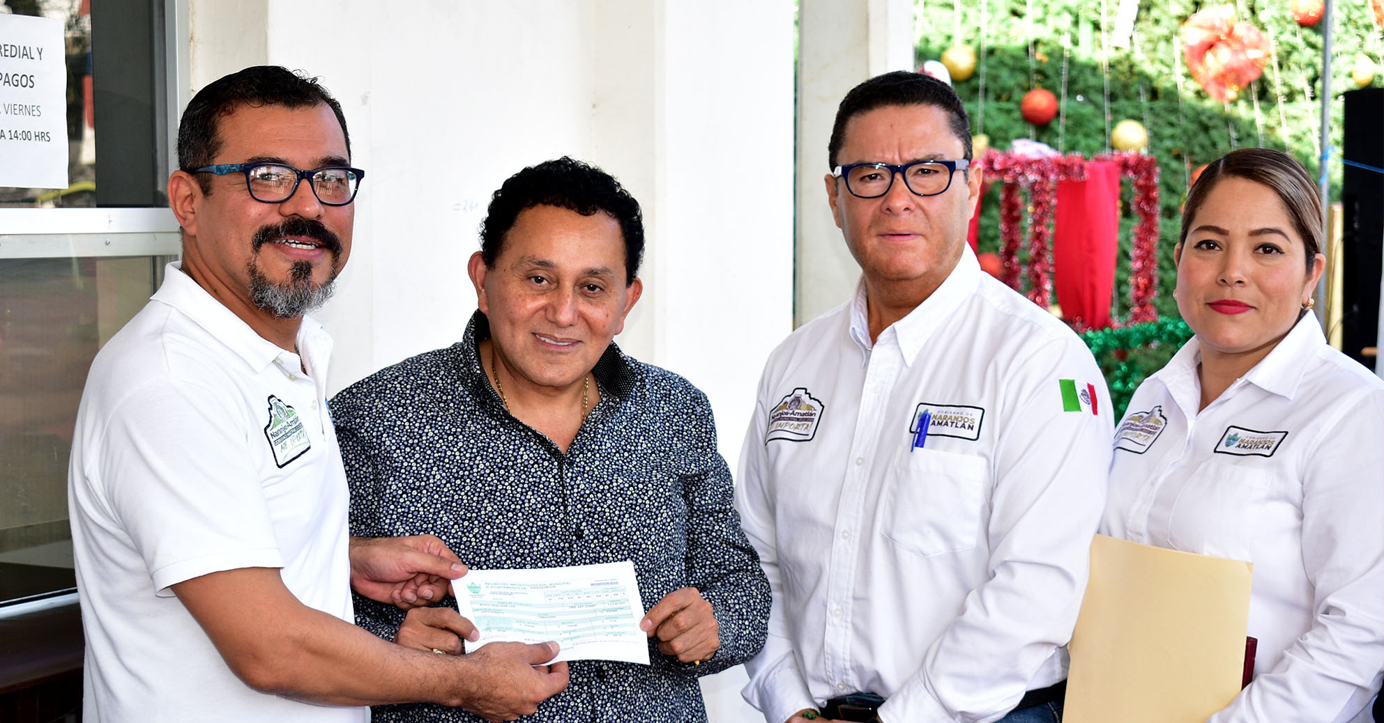 Naranjos: Cumple alcalde José Luis Banda Cruz con el pago de impuesto predial 2023