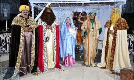 Tantoyuca: Autoridades acercan alegría a los niños con la sesión de fotos con los Reyes Magos