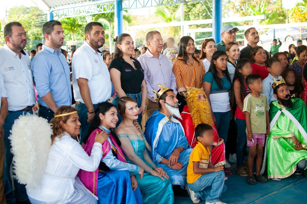 LOS REYES MAGOS LLEVARON REGALOS A NIÑAS Y NIÑOS DE COLONIAS POPULARES ¡FUE UNA CELEBRACIÓN INOLVIDABLE!