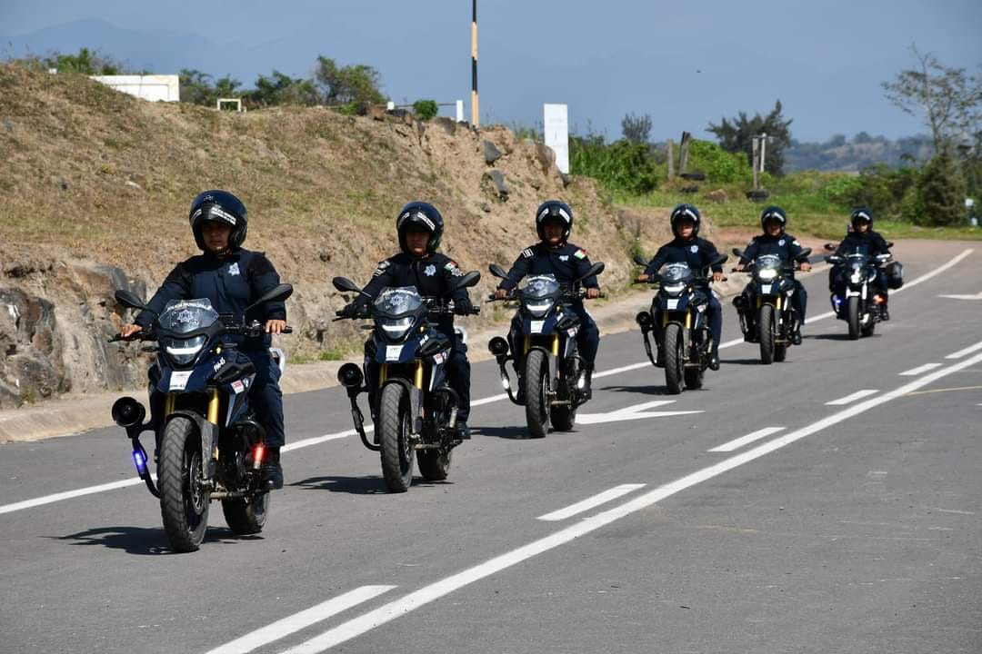 Martínez de la Torre: Entrega de constancias del curso de «Conducción de Motopatrullas»
