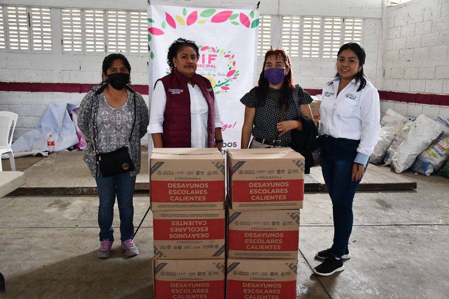 Citlaltépetl: Entrega desayunos escolares calientes a 19 planteles educativos