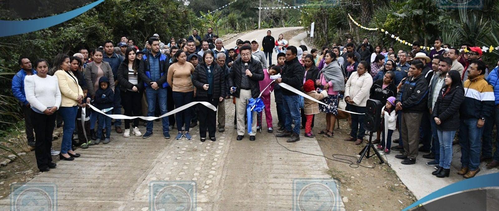 Tantoyuca: Alcalde JGA inauguró una obra más de rehabilitación de camino rural