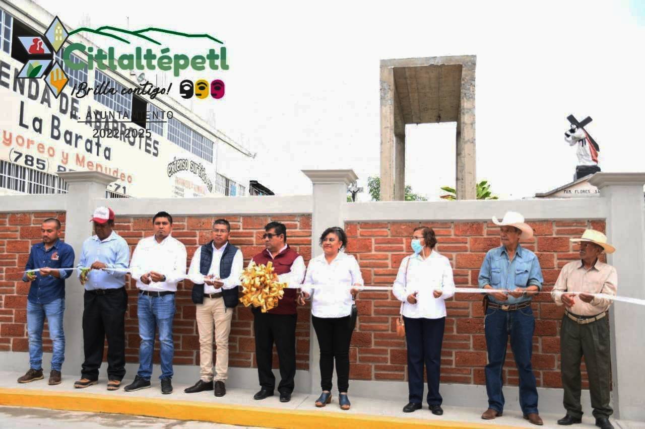 Citlaltépetl: Entrega alcalde rehabilitación de la barda perimetral del cementerio central