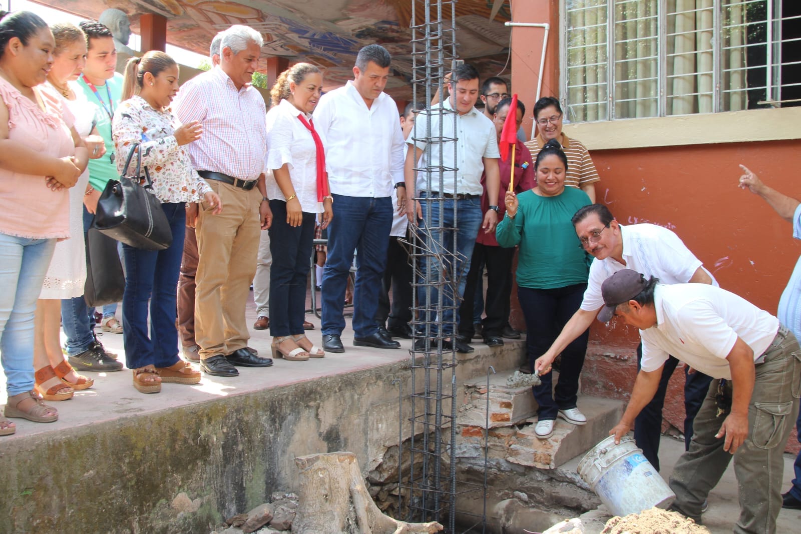 Martínez de la Torre: Rodrigo Calderón pone en marcha obra en la «Escuela Primaria Benito Juárez»