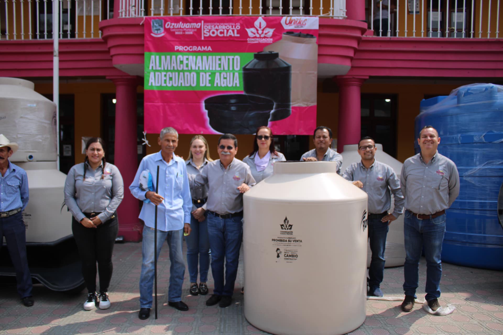 Ozuluama: Primera entrega del programa almacenamiento adecuado de agua