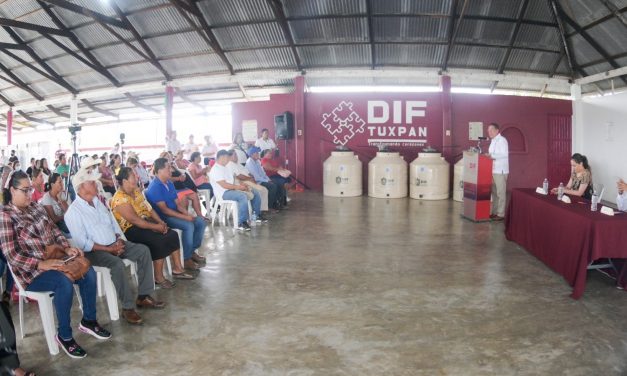 Tuxpan: Habitantes de las comunidades de Tuxpan son beneficiados con la entrega de Proyectos Productivos y Apoyos a la Vivienda