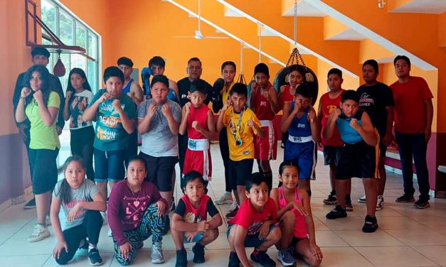 Inicia escuela de box profesional en el gimnasio municipal de Coatzintla