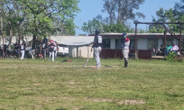 Ozuluama: Juego de béisbol en San Gregorio