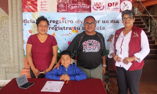 Coatzintla: Cumple su jornada de trabajo el pequeño ganador como “oficial del registro civil por un día” convocado por la dependencia en el estado