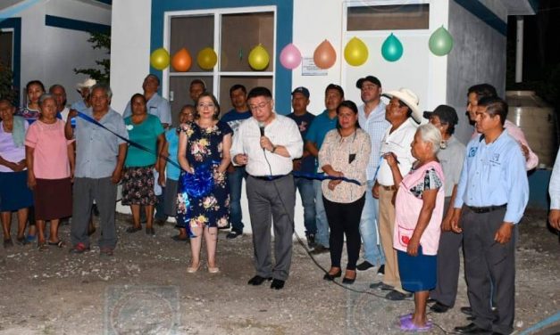 Tantoyuca: Inauguró y hace entrega alcalde JGA de más cuartos dormitorio